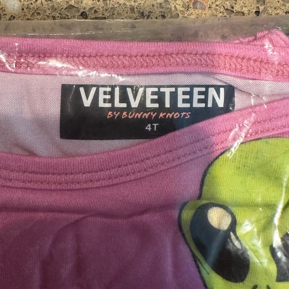 Bunny Knots Velveteen set (top & bottom) size 4 - Picture 2 of 2